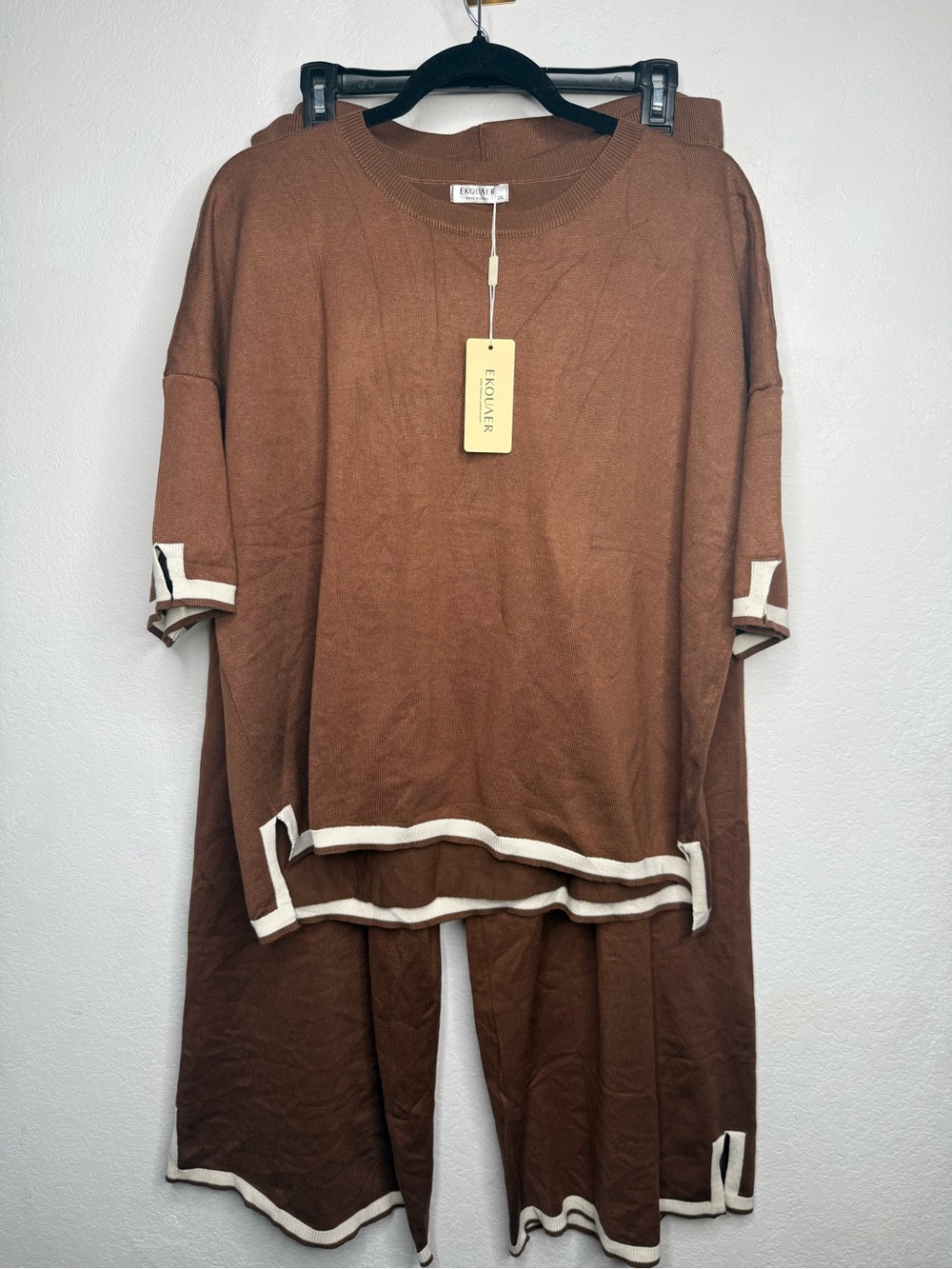 Edgiedawn Brown Two-Piece Knit Top & Shorts Set with Cream Trim 2XL
